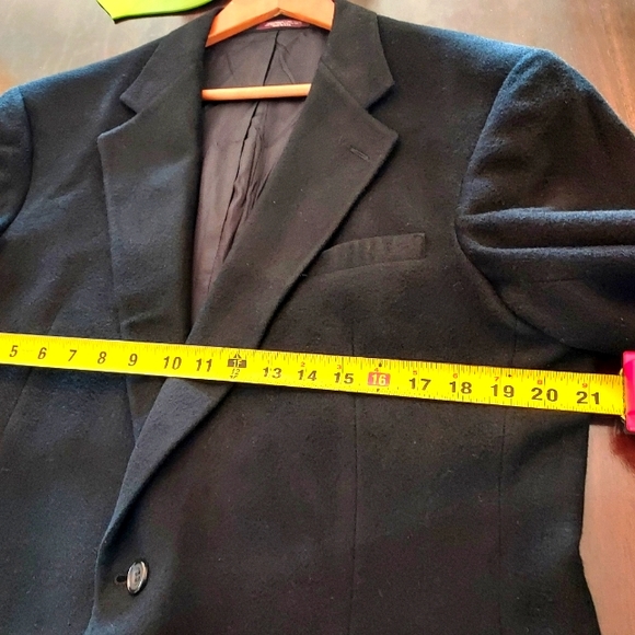 Men's Camel Hair Blazer by Evan-Picone. - Picture 14 of 16